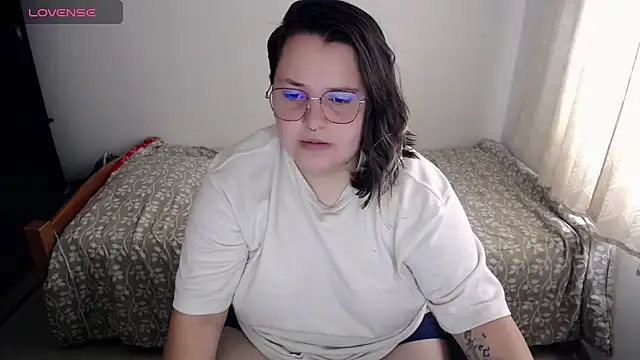 Snapshot of bl3ak_1 chatting on 10-22-25, 07:02 bl3ak 1 online show from 10-22-25, 07:02