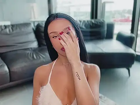 shy Colette online show from 10-28-25, 05:44