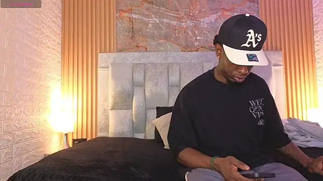 pipedark  online show from 11-06-25, 03:18