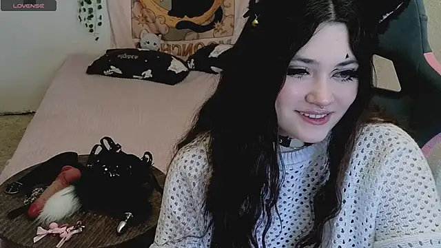 Snapshot of mirana_blade chatting on 10-19-25, 06:36 mirana blade online show from 10-19-25, 06:36