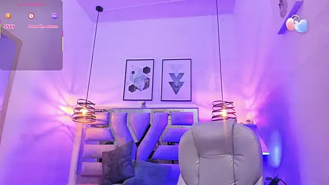 Snapshot of Ambar_Cullen chatting on 10-17-25, 08:55 Ambar Cullen online show from 10-17-25, 08:55