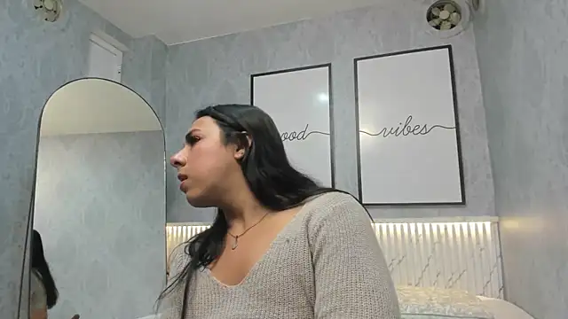 Ximenahott  online show from 11-30-25, 10:08