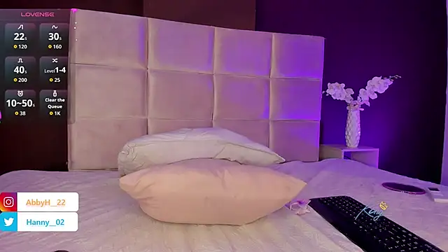 Snapshot of Abby___02 chatting on 01-19-26, 12:53 Abby 02 online show from 01-19-26, 12:53