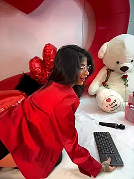 Snapshot of TweetiePieXXX chatting on 02-11-26, 09:42 TweetiePieXXX online show from 02-11-26, 09:42