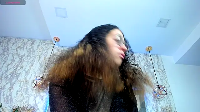 Hanna Cornee  online show from 09-12-25, 01:44