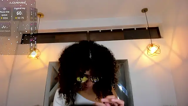 Hanna Cornee  online show from 02-03-26, 12:21