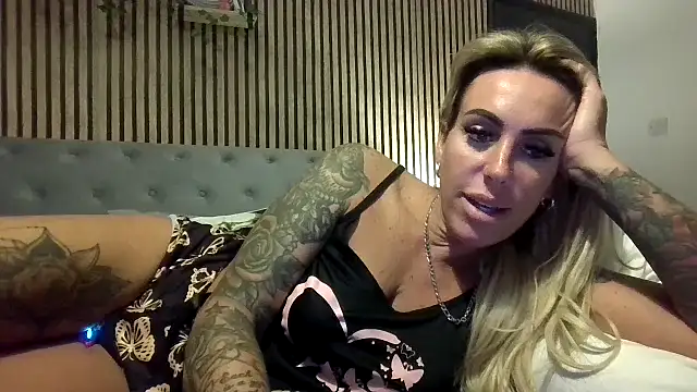 poppyinga1 online show from 09-15-25, 02:00