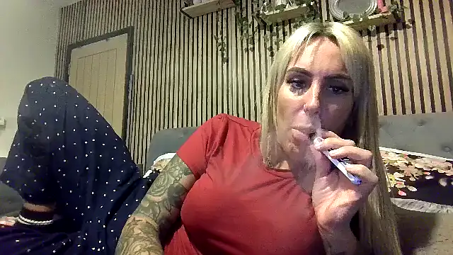 poppyinga1 online show from 02-11-26, 08:14