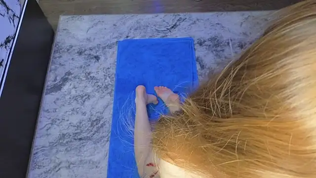 Candy Flosse online show from 10-29-25, 08:27