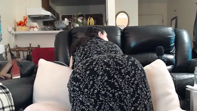 Snapshot of Juicy_Julie469 chatting on 04-23-26, 01:35 Juicy Julie469 online show from 04-23-26, 01:35