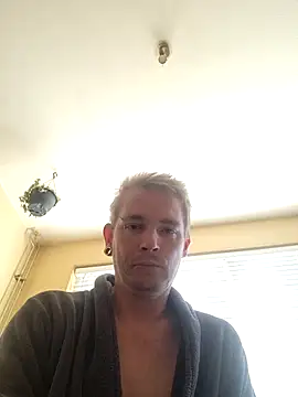 Snapshot of piercingpik chatting on 09-28-25, 09:25 piercingpik online show from 09-28-25, 09:25