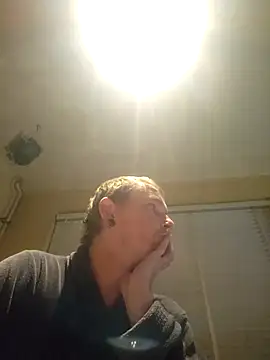 Snapshot of piercingpik chatting on 10-15-25, 07:14 piercingpik online show from 10-15-25, 07:14