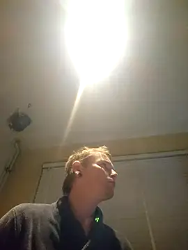 Snapshot of piercingpik chatting on 10-28-25, 09:28 piercingpik online show from 10-28-25, 09:28