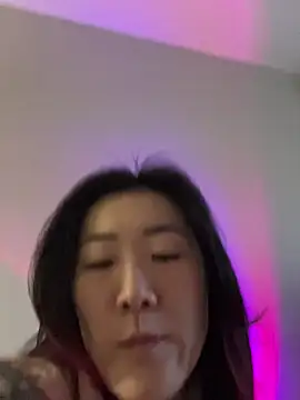 AikoYamada online show from 10-20-25, 05:41