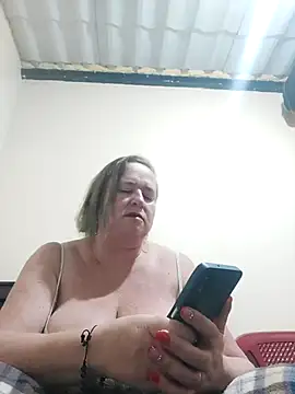 Snapshot of Miss-tetas chatting on 01-13-26, 01:33 Miss-tetas online show from 01-13-26, 01:33