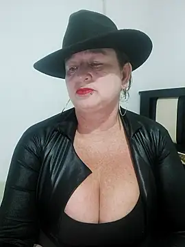 Snapshot of Miss-tetas chatting on 01-18-26, 12:25 Miss-tetas online show from 01-18-26, 12:25