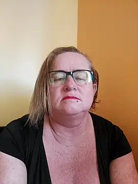 Snapshot of Miss-tetas chatting on 02-05-26, 03:05 Miss-tetas online show from 02-05-26, 03:05