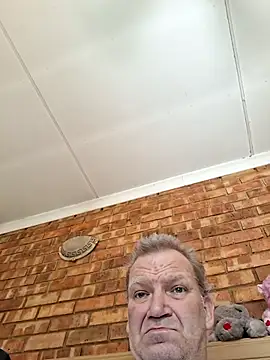 wallacelegend online show from 02-10-26, 07:01