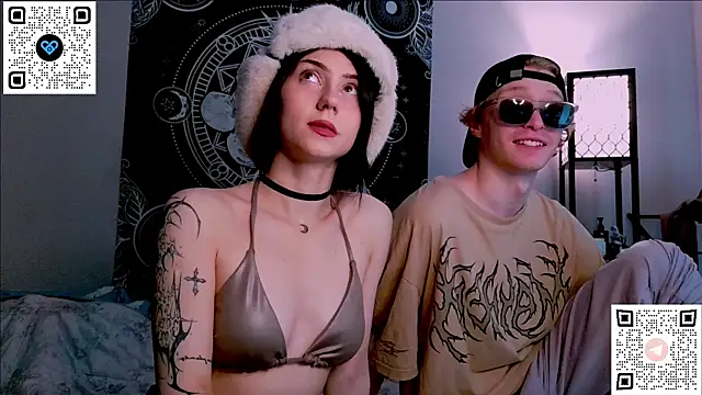 Snapshot of poisondevotion chatting on 10-31-25, 11:00 poisondevotion online show from 10-31-25, 11:00