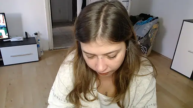 Snapshot of Aliens4twenty chatting on 09-18-25, 05:31 Aliens4twenty online show from 09-18-25, 05:31