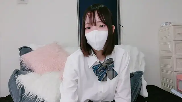 Snapshot of Azusa_128 chatting on 10-23-25, 10:47 Azusa 128 online show from 10-23-25, 10:47