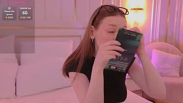 NancySmitts online show from 11-19-25, 03:45