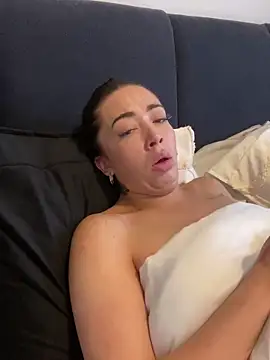 ItsCOCOx online show from 10-03-25, 06:43