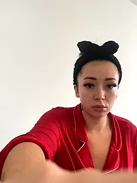 ItsCOCOx online show from 11-07-25, 12:05