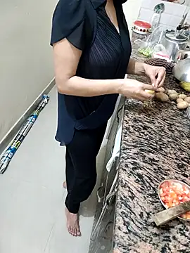 Pihu Chopra online show from 09-29-25, 04:45