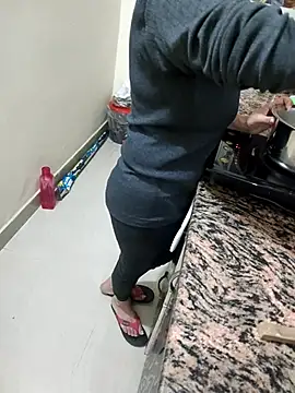 Pihu Chopra online show from 11-13-25, 03:55