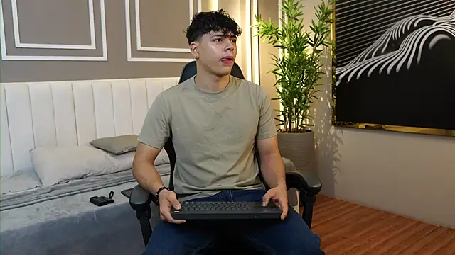 Ethan occonor online show from 11-05-25, 08:14