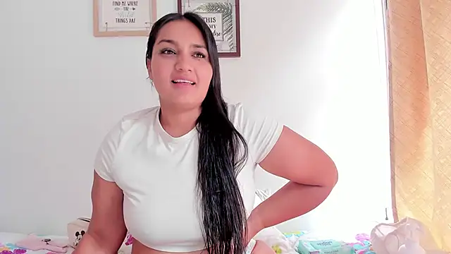 Snapshot of selena_jhonson chatting on 09-15-25, 03:56 selena jhonson online show from 09-15-25, 03:56