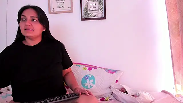 selena jhonson online show from 11-17-25, 02:01