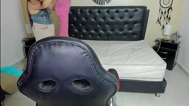 LolaVillalobos online show from 10-11-25, 12:58