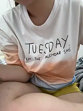 PhuongNhi21 online show from 11-10-25, 08:24