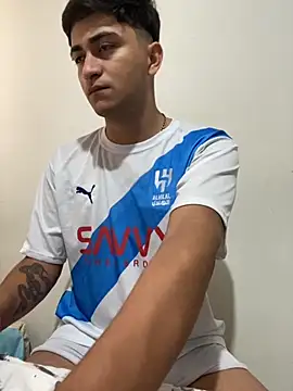 Snapshot of Tavinho067 chatting on 10-27-25, 05:17 Tavinho067 online show from 10-27-25, 05:17