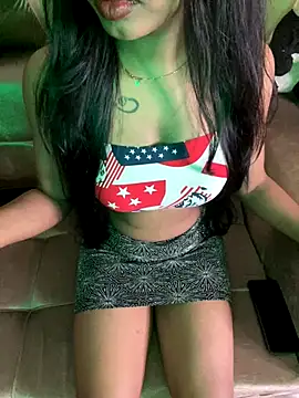 Snapshot of its_ur_flora chatting on 10-19-25, 12:44 its ur flora online show from 10-19-25, 12:44