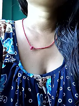 Snapshot of Desi_couple305 chatting on 09-24-25, 02:37 Desi couple305 online show from 09-24-25, 02:37