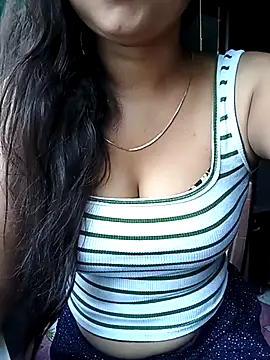 Snapshot of Desi_couple305 chatting on 10-07-25, 01:25 Desi couple305 online show from 10-07-25, 01:25