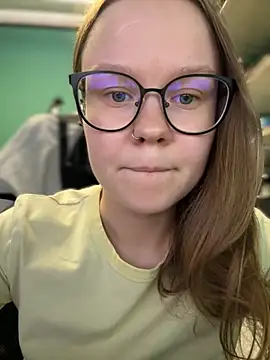 Snapshot of _CherryBloom_ chatting on 09-09-25, 12:59  CherryBloom  online show from 09-09-25, 12:59