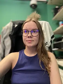 Snapshot of _CherryBloom_ chatting on 09-16-25, 12:28  CherryBloom  online show from 09-16-25, 12:28