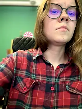 Snapshot of _CherryBloom_ chatting on 09-17-25, 12:29  CherryBloom  online show from 09-17-25, 12:29