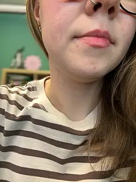 Snapshot of _CherryBloom_ chatting on 09-20-25, 12:06  CherryBloom  online show from 09-20-25, 12:06