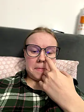 Snapshot of _CherryBloom_ chatting on 09-21-25, 05:36  CherryBloom  online show from 09-21-25, 05:36