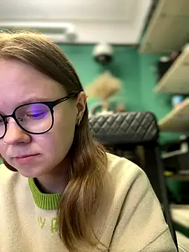 Snapshot of _CherryBloom_ chatting on 09-24-25, 07:44  CherryBloom  online show from 09-24-25, 07:44