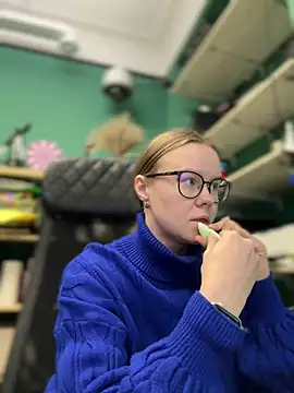 Snapshot of _CherryBloom_ chatting on 09-25-25, 08:29  CherryBloom  online show from 09-25-25, 08:29