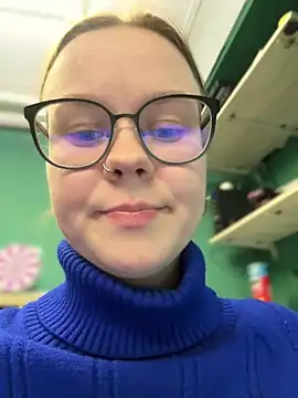 Snapshot of _CherryBloom_ chatting on 09-25-25, 08:45  CherryBloom  online show from 09-25-25, 08:45