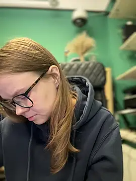 Snapshot of _CherryBloom_ chatting on 09-29-25, 07:46  CherryBloom  online show from 09-29-25, 07:46