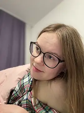 Snapshot of _CherryBloom_ chatting on 09-30-25, 08:25  CherryBloom  online show from 09-30-25, 08:25