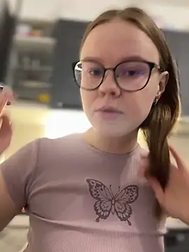 Snapshot of _CherryBloom_ chatting on 10-05-25, 10:02  CherryBloom  online show from 10-05-25, 10:02